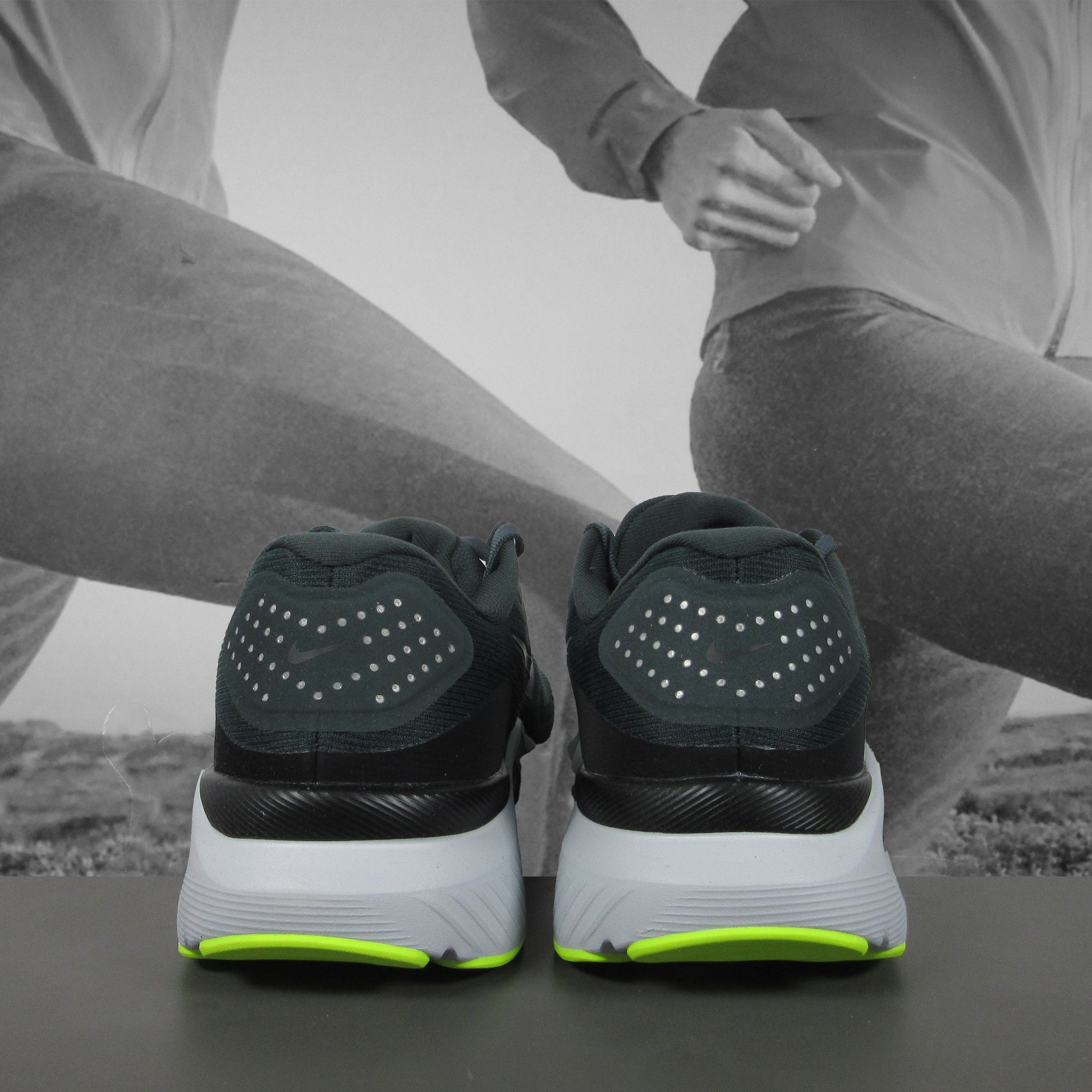 Nike Structure 26 Mens Road Running Shoes - Durban Runner 8 / SEAWEED/BLACK VOLT