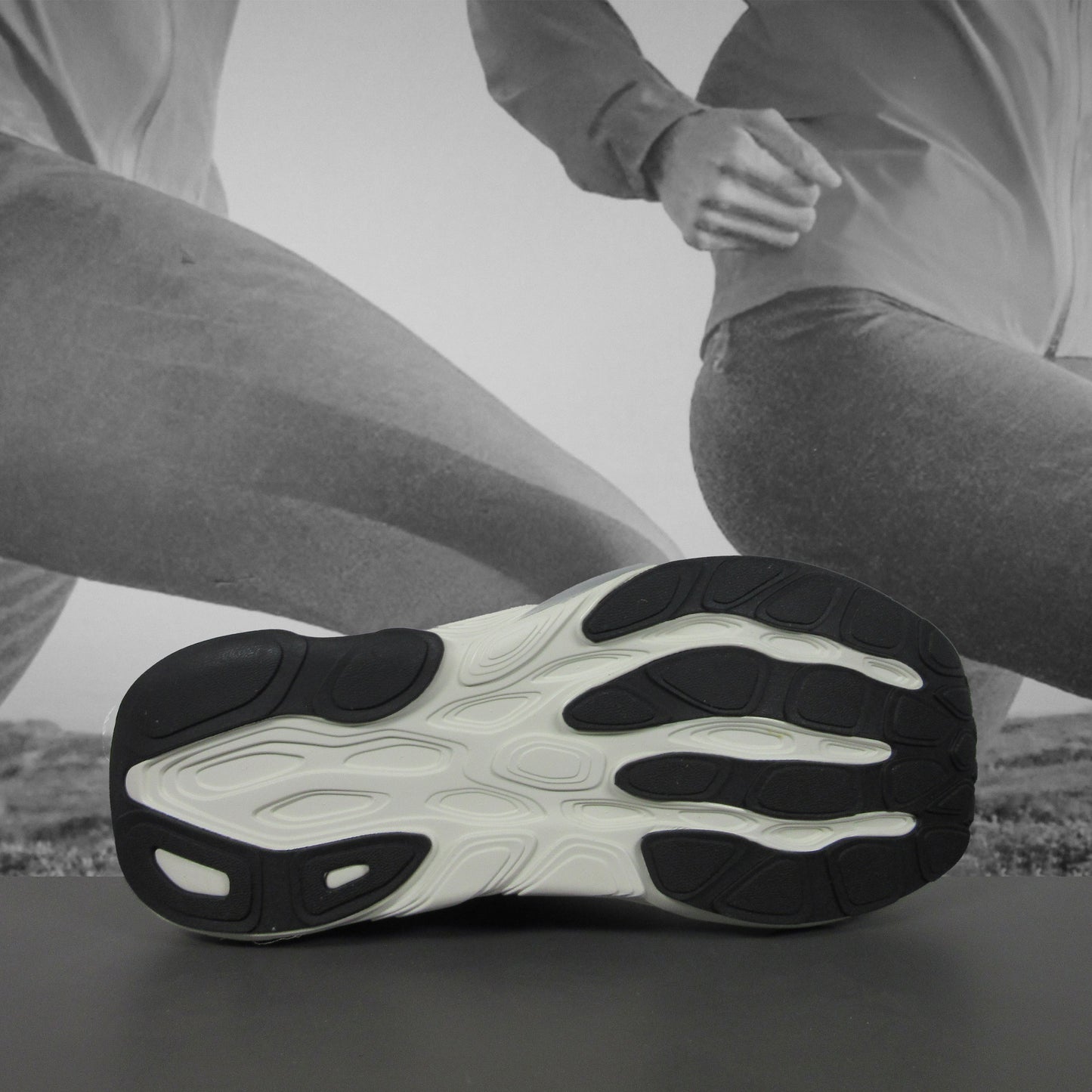 Fresh Foam X 880v15 Womens B - Durban Runner 5 / Black/Grey