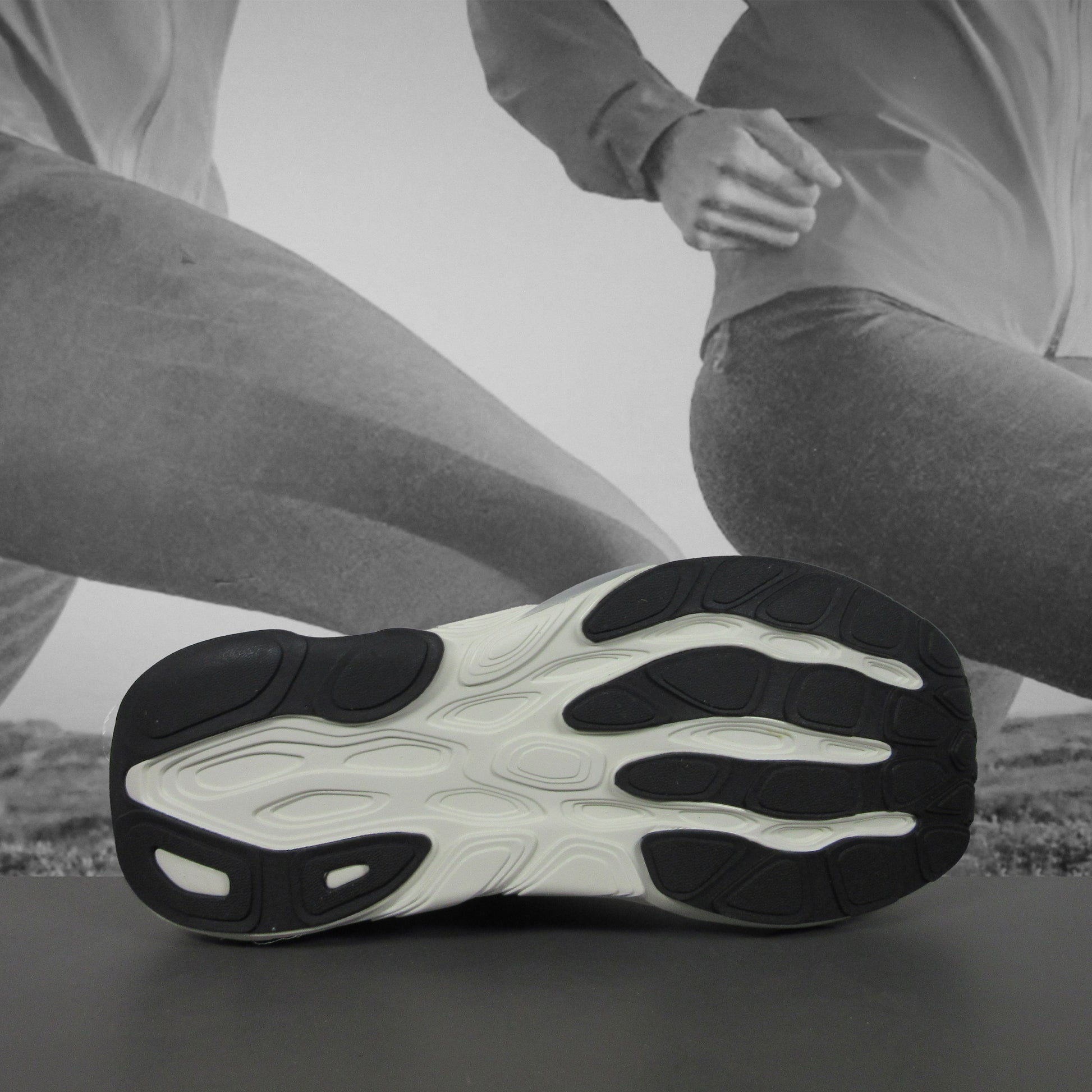 Fresh Foam X 880v15 Womens B - Durban Runner 5 / Black/Grey