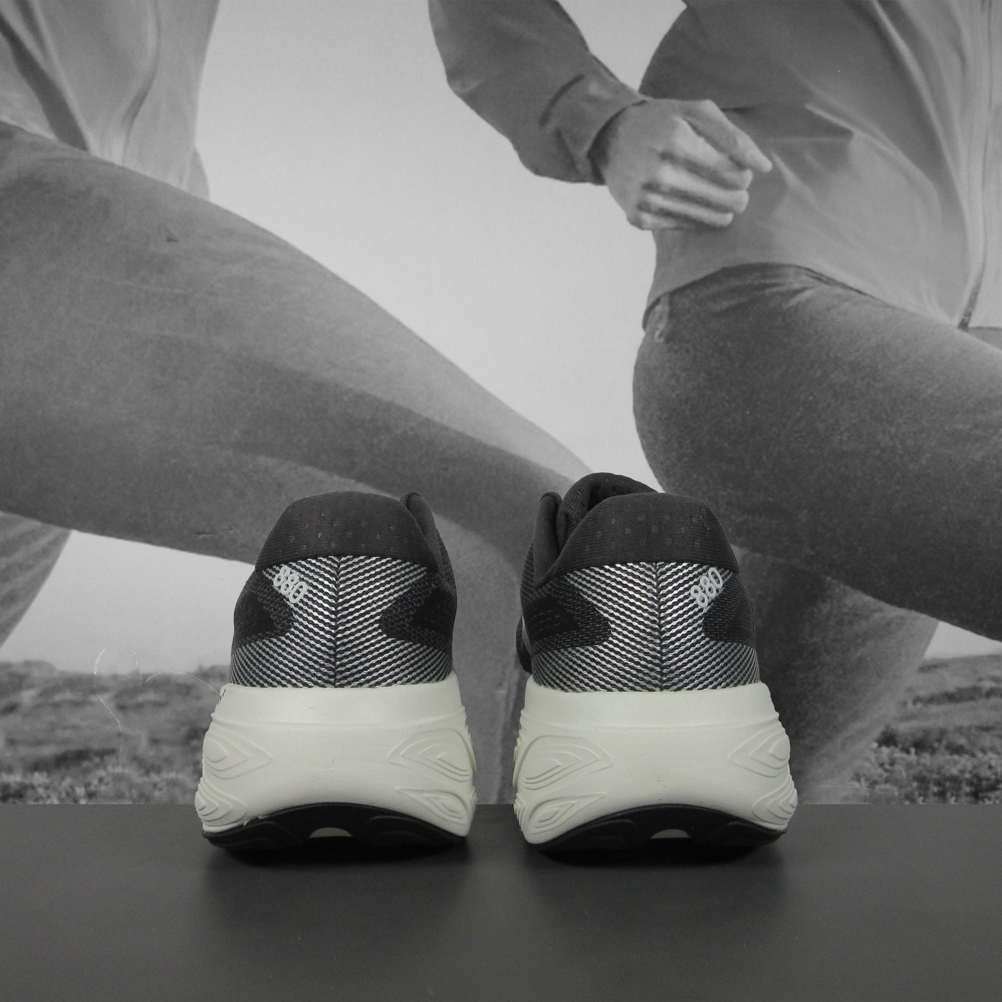 Fresh Foam X 880v15 Womens B - Durban Runner 5 / Black/Grey