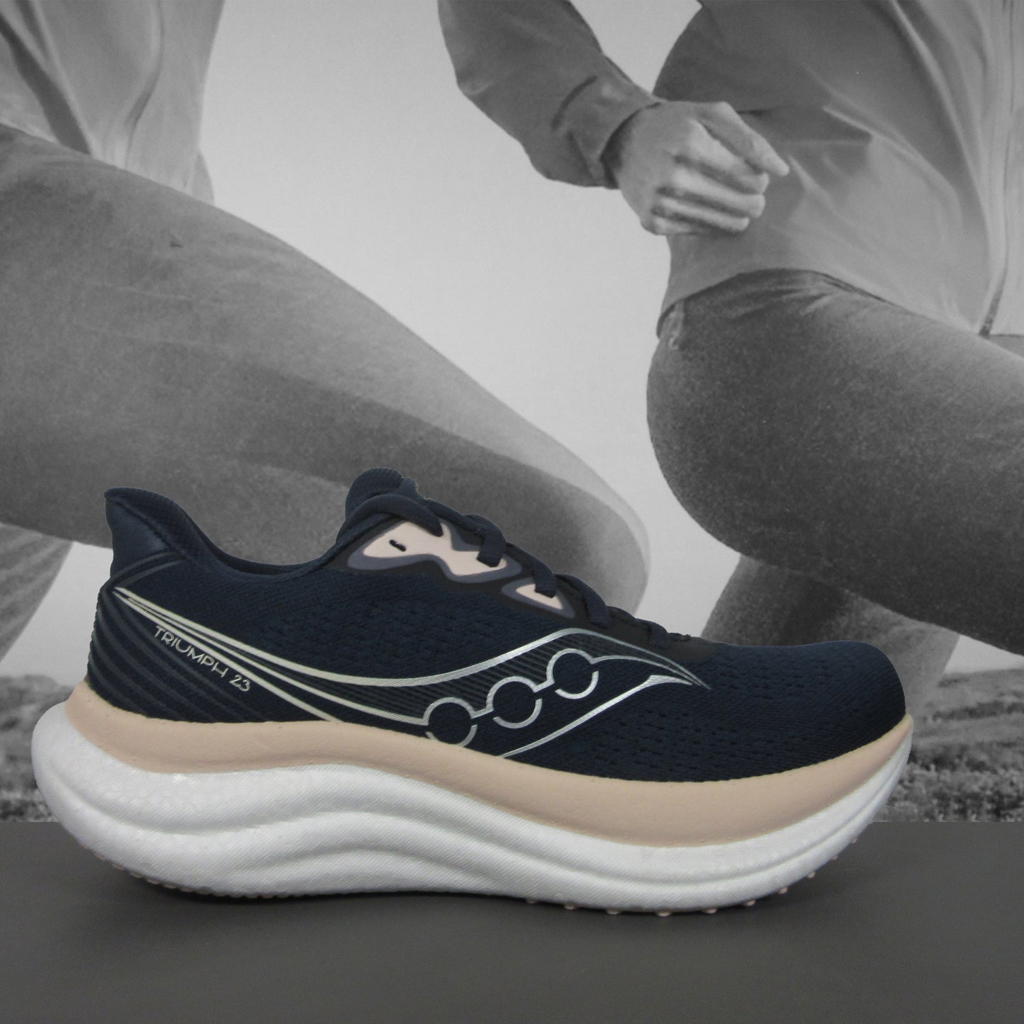 Saucony Triumph 23 Womens Running Shoes - Durban Runner 5.5 / NAVY/CAMEO