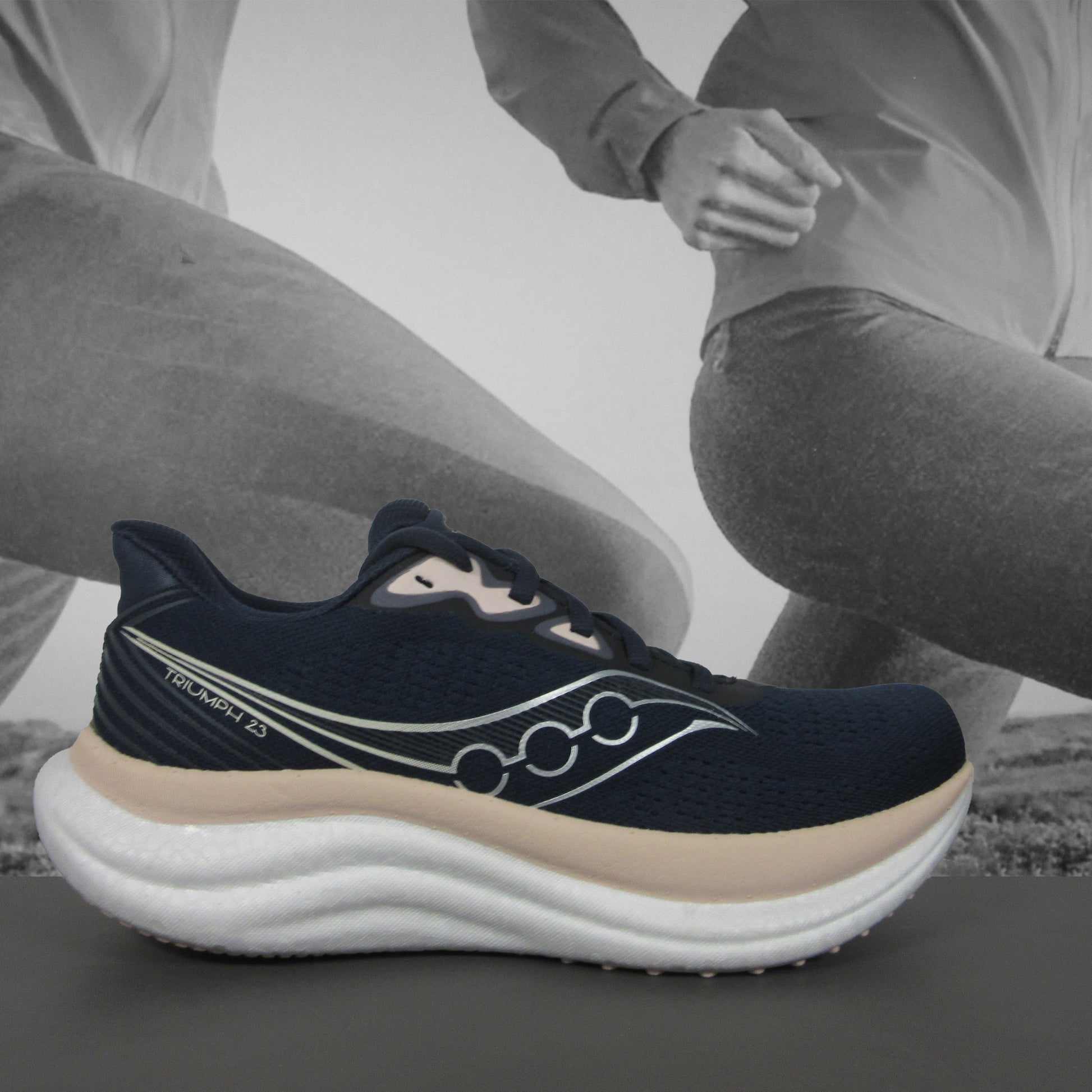 Saucony Triumph 23 Womens Running Shoes - Durban Runner 5.5 / NAVY/CAMEO