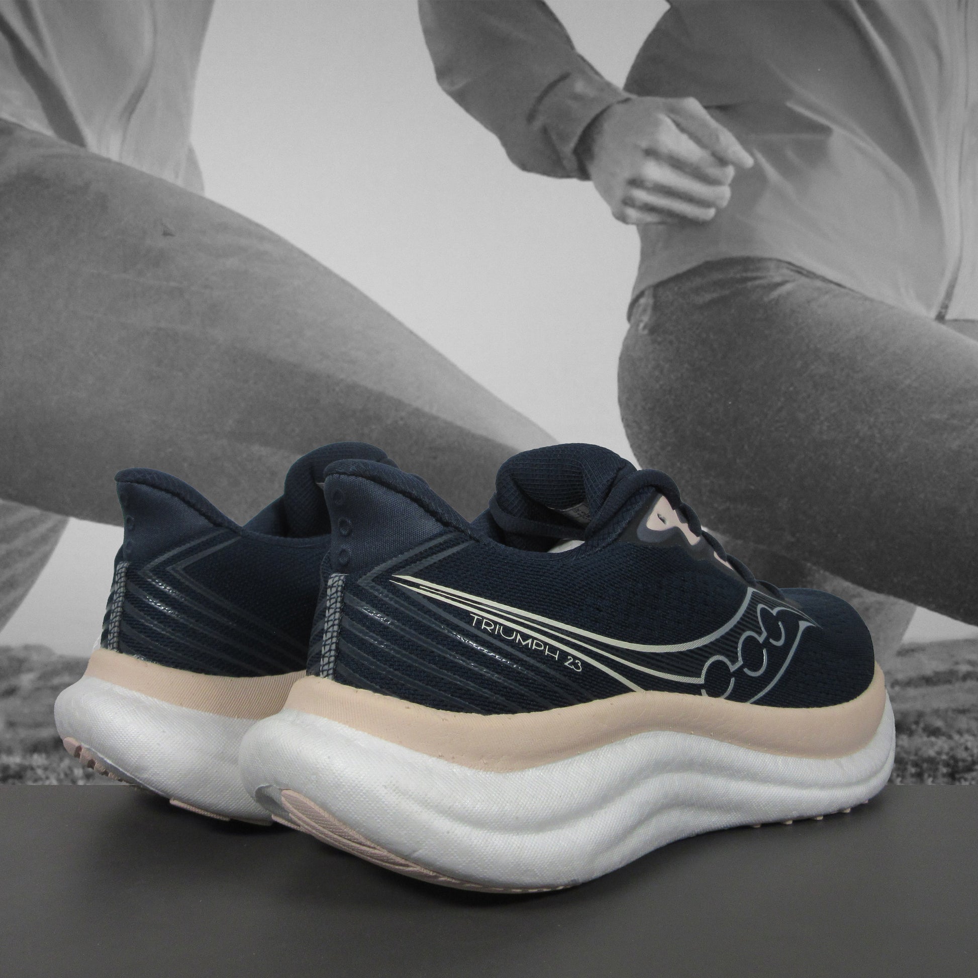 Saucony Triumph 23 Womens Running Shoes - Durban Runner 5.5 / NAVY/CAMEO