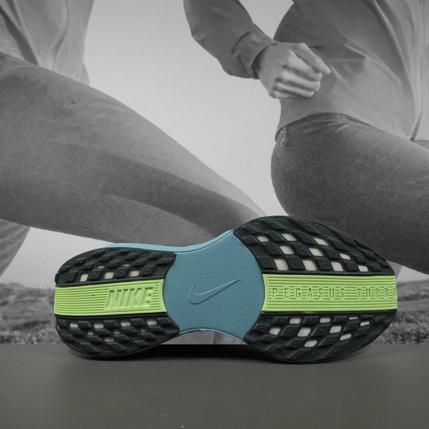 Nike Pegasus Plus Mens Road Running Shoes - Durban Runner 7 / PURE PLATINUM/SEA WEED