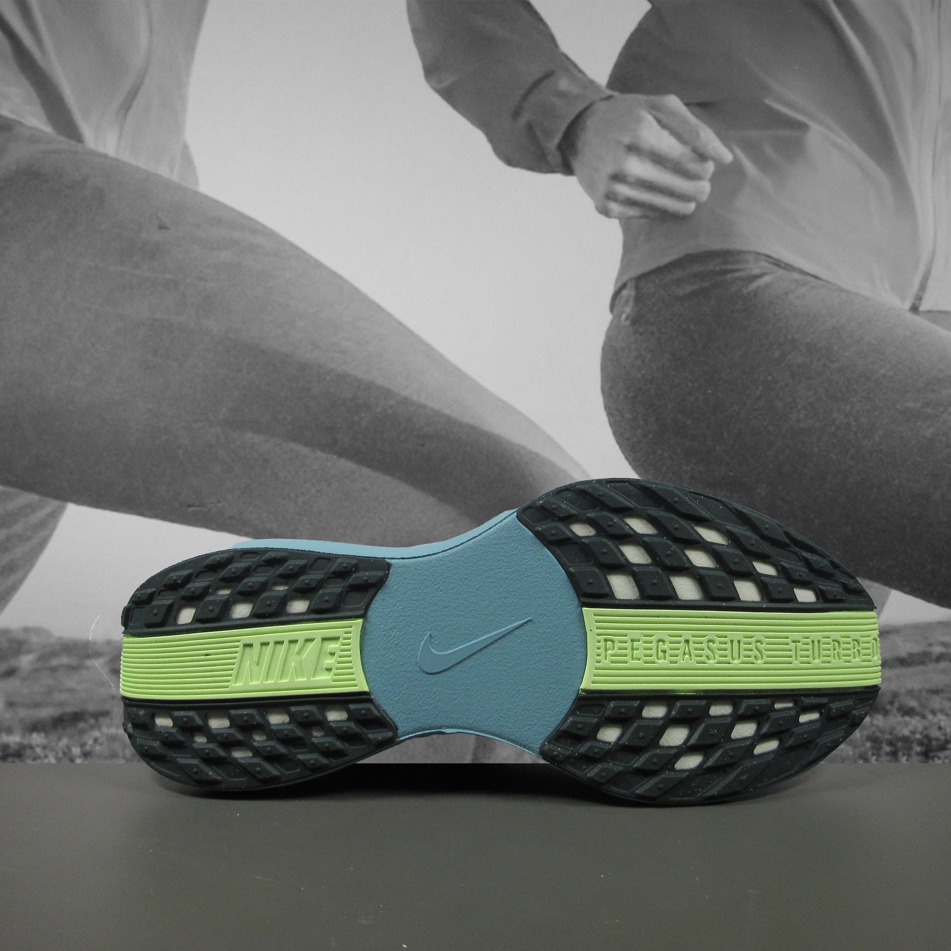 Nike Pegasus Plus Mens Road Running Shoes - Durban Runner 7 / PURE PLATINUM/SEA WEED