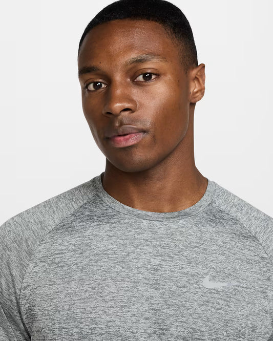 Nike Stride Men's Dri-FIT ADV Short-Sleeve Running Top - Durban Runner S / Smoke Grey/Htr/Reflective Silv