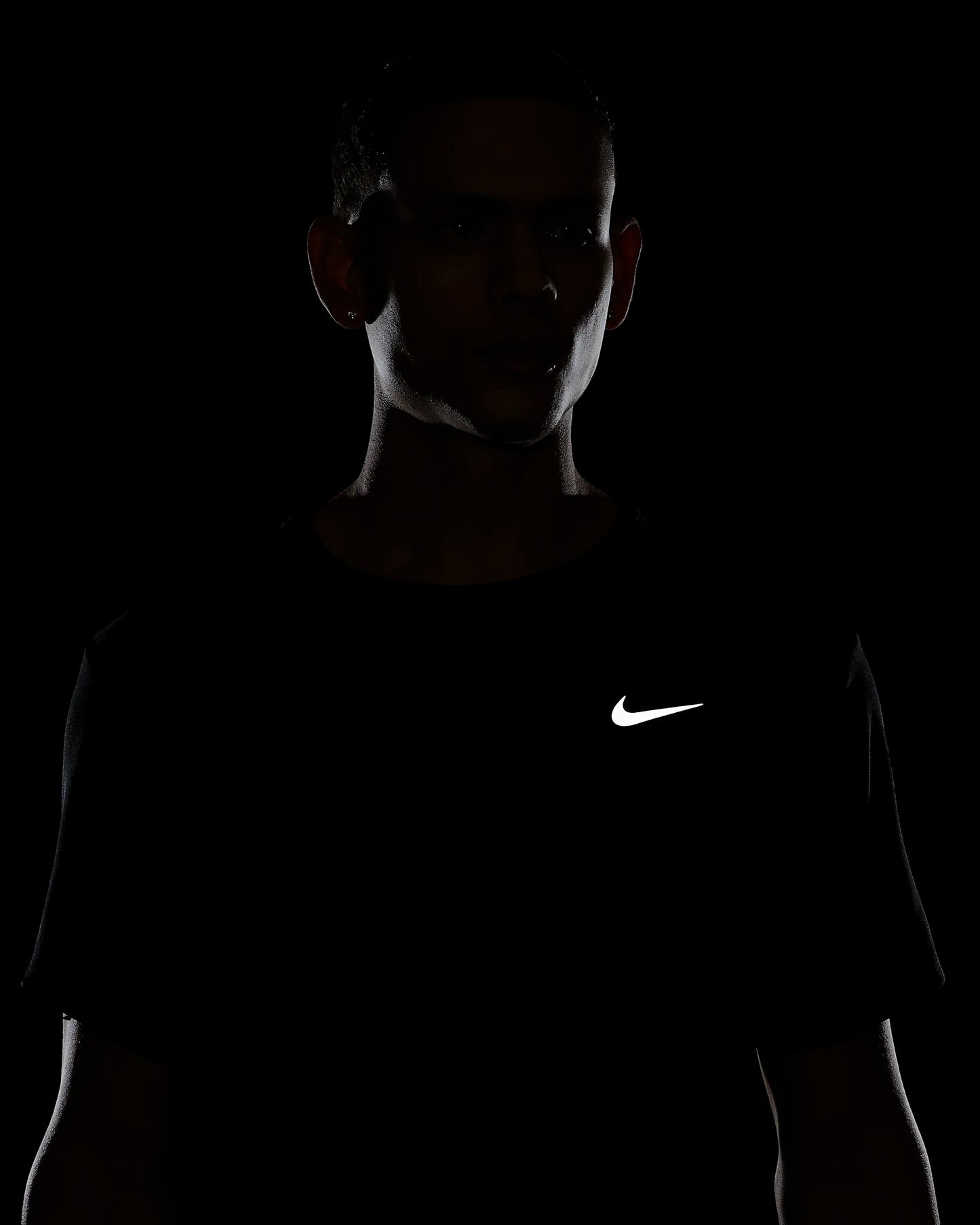 Nike Miler Shirt Mens - Durban Runner M / Black/Reflective Silv