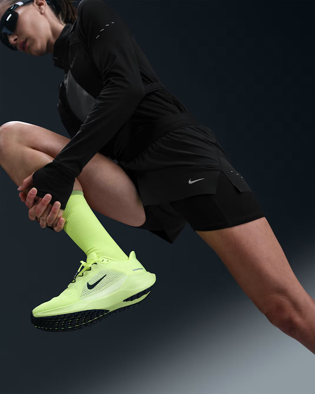 Nike Swift Women's Dri-FIT Mid-Rise 2-in-1 Running Shorts - Durban Runner XS / Black/Reflective Silv