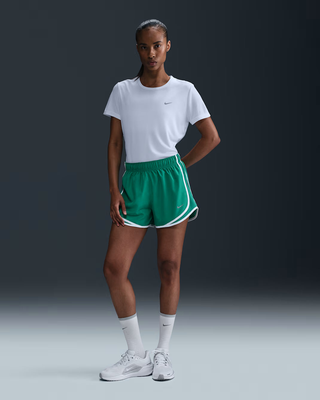 Nike Tempo Women's Dri-FIT Short-Sleeve Running Top - Durban Runner XS / White/Reflective Silv